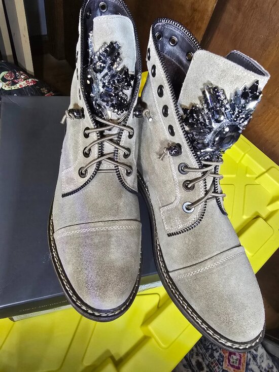 Women's NEW Vince Camuto SEFELLA laceless embellished combat bootie size 11 - Picture 10 of 10